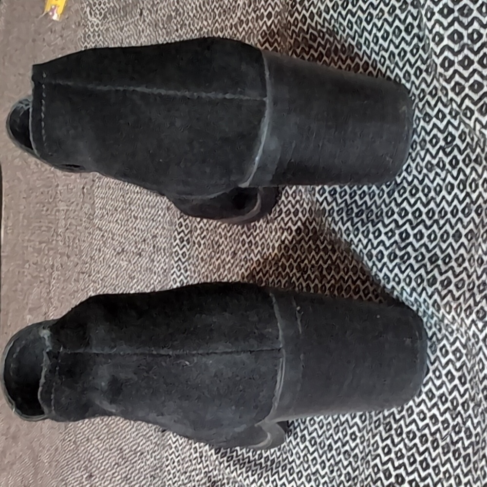 Steve Madden | black suede block heel bootie - Picture 4 of 5